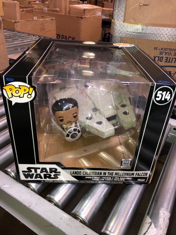 Photo 2 of Funko Pop! Ride Super Deluxe: Star Wars - Lando Calrissian in The Millenium Falcon (Shared Galactic Convention, Amazon Exclusive), Multicolor