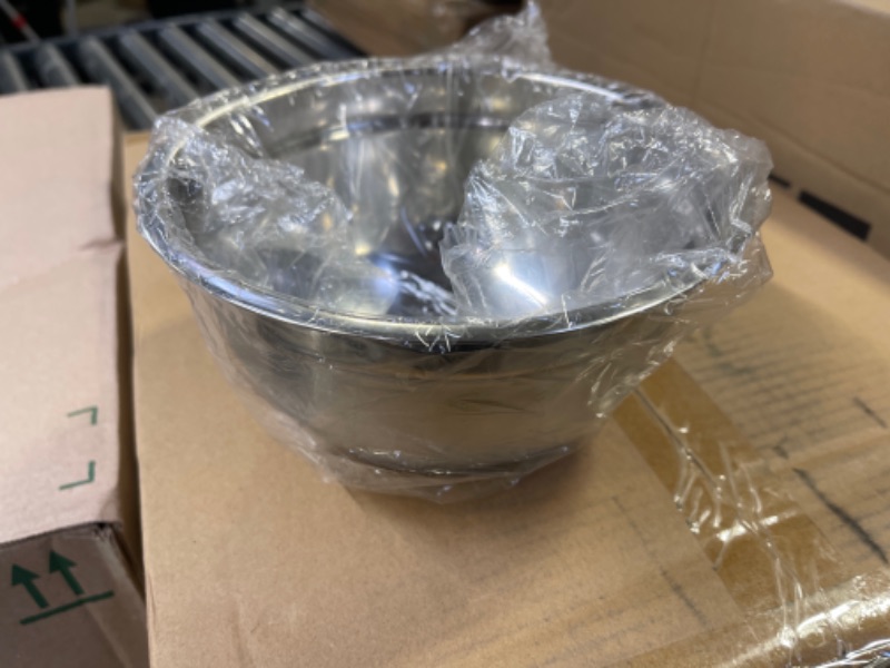 Photo 1 of 8" STAINLESS STEEL MIXING BOWL 