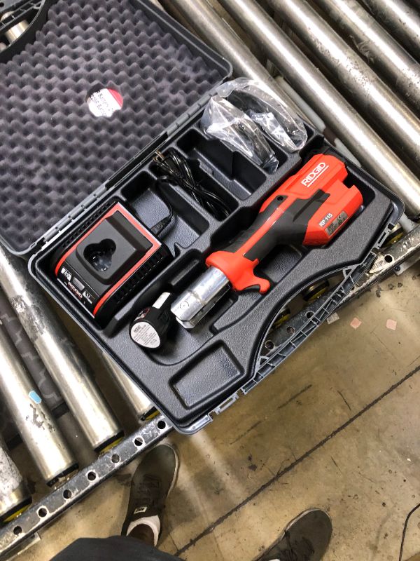 Photo 2 of RIDGID 72553, RP 115 Mini Press Tool Kit with 1/2" - 3/4" ProPress Jaws and Carrying Case