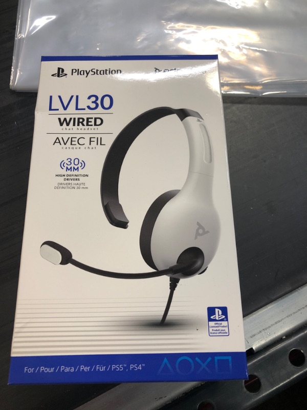 Photo 2 of PDP Gaming LVL30 Wired Chat Headset With Noise Cancelling Microphone: White - PlayStation 5, PlayStation 4, PC
