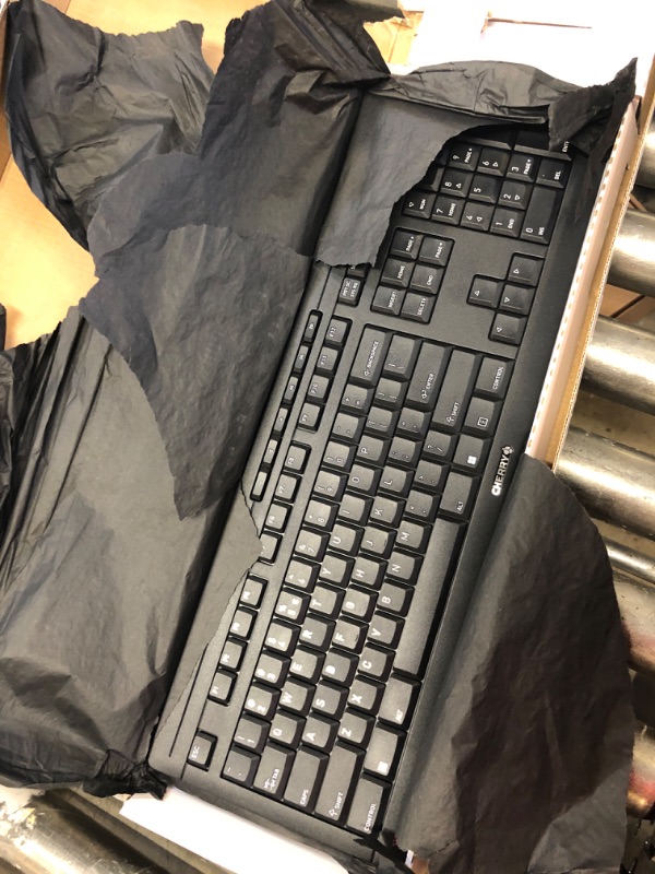 Photo 1 of cherry keyboard