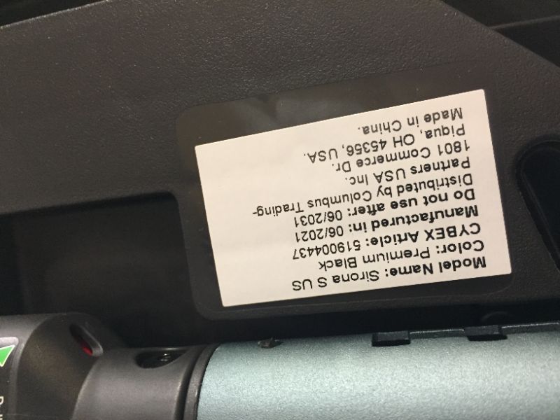 Photo 3 of CYBEX Sirona S with SensorSafe, Convertible Car Seat, 360° Rotating Seat, Rear-Facing or Forward-Facing Car Seat, Easy Installation, SensorSafe Chest Clip, Instant Safety Alerts, Premium Black Car Seat Pepper Black - USED - CRUMBS - STAINED 