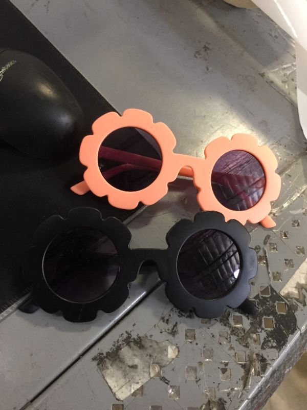 Photo 2 of 3 Pieces Kids Flower Sunglasses Toddler Girls Round Flower Glasses Baby Cute Sunglasses Outdoor Beach Colorful Eyewear White
