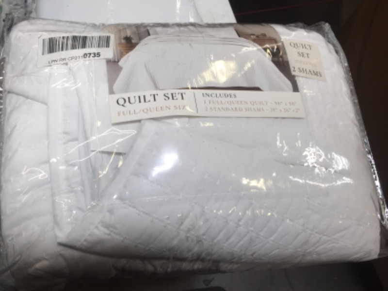 Photo 2 of 3-Piece Detailed Channel Stitch Quilt Set with Shams. White Full/Queen Quilt Set, All Season Bedspread Quilt Set, Alicia Collection (Full / Queen, White) Full / Queen Alicia - White