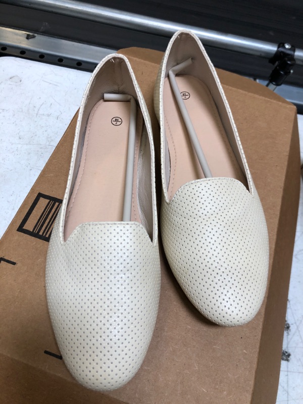 Photo 1 of BEIGE SHOES SIZE 7