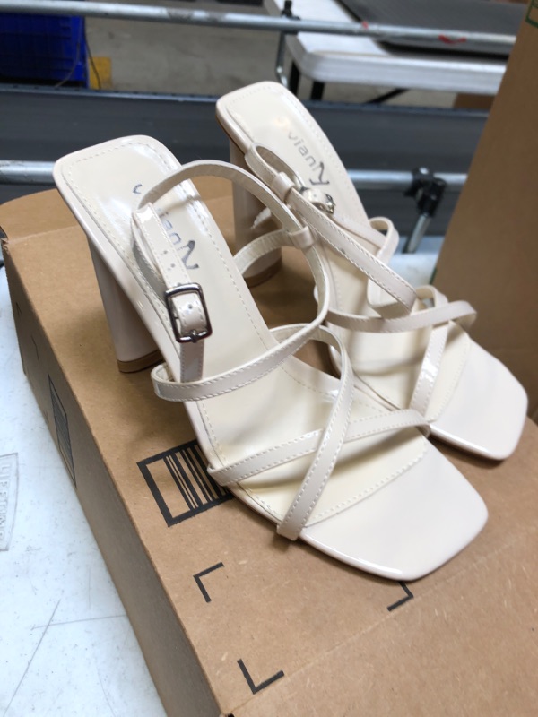 Photo 1 of BEIGE HEELS SIZE 8.5