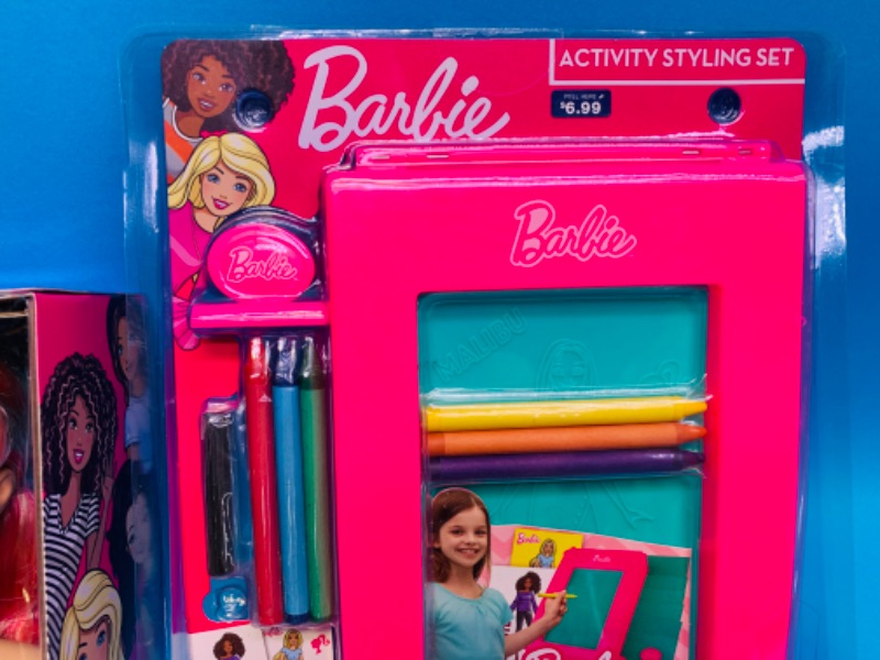 Photo 2 of 222571… 3 piece Barbie styling head, doll, and activity set