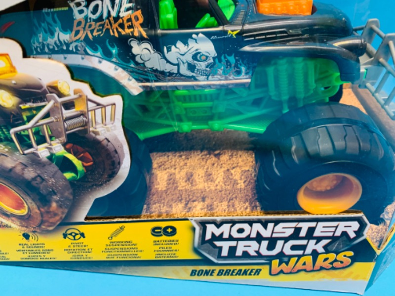 Photo 4 of 222574…Zuru metal machines monster truck bone breaker toy