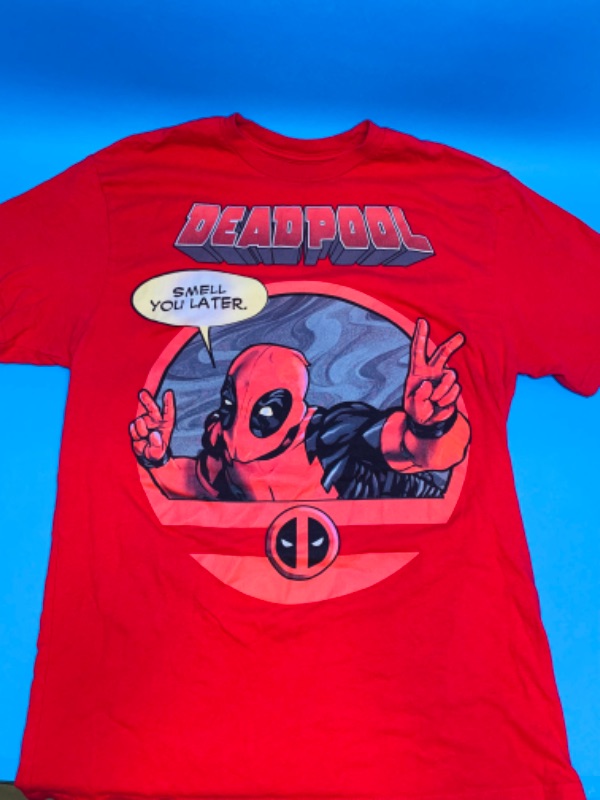 Photo 1 of 222653… marvel Deadpool size m t-shirt 