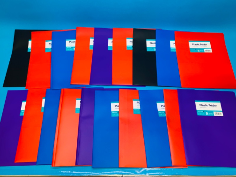 Photo 1 of 222817…19 plastic folders
