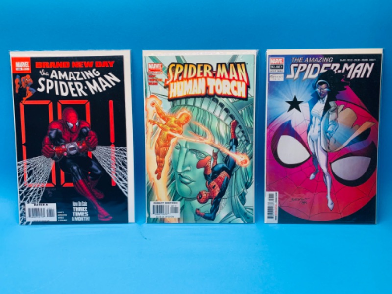 Photo 1 of 223025… 3 Spider-Man comics in plastic sleeves 