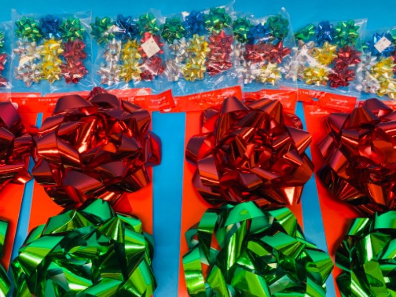 Photo 2 of 223179…90 mini bows, 80 gift tags, and 8 giant bows