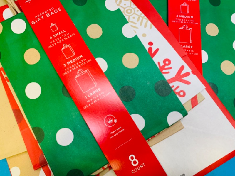 Photo 1 of 223319…48 various size holiday gift bags