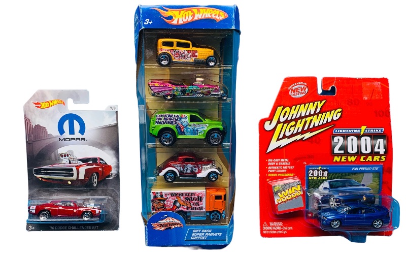 Photo 1 of 223913…hot wheels, Johnny lightning, and Mopar die cast cars