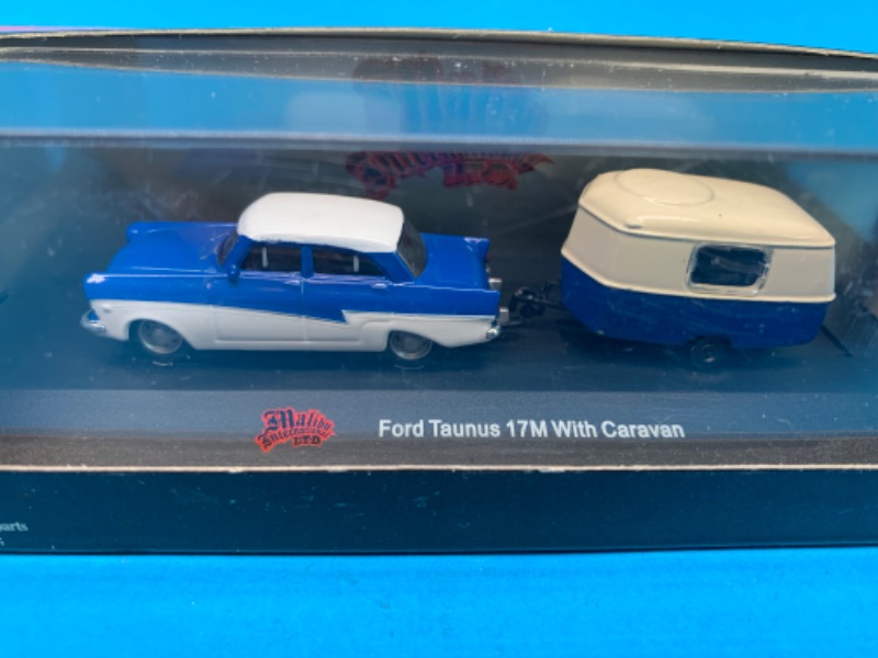 Photo 2 of 223937…2 small die cast old timers with trailers 1:87 scale in display cases 