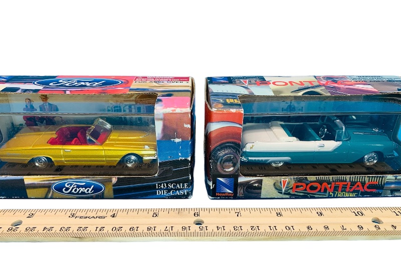 Photo 1 of 223940…2 die cast 1:43 scale old time die cast cars 