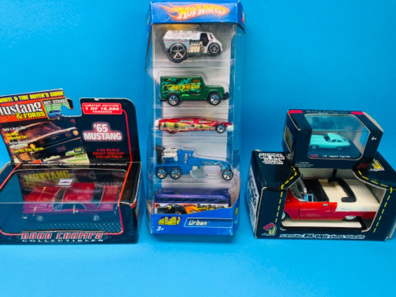 Photo 1 of 223958…die cast cars- 2 are larger 