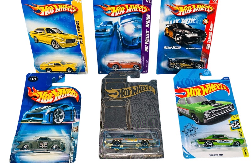 Photo 1 of 223959…6 hot wheels die cast cars 