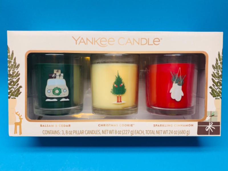 Photo 1 of 223992… 3 Yankee Candle holiday pillar candle jars