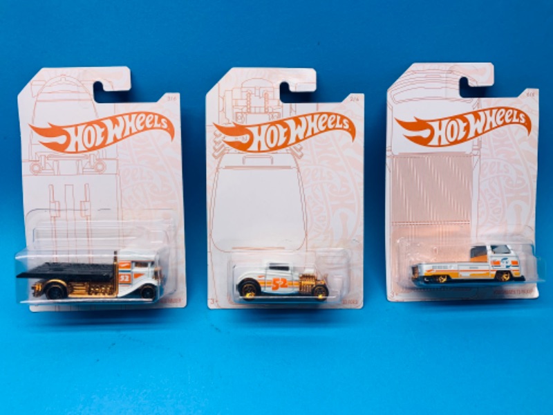 Photo 1 of 224108…3  hot wheels die cast cars 