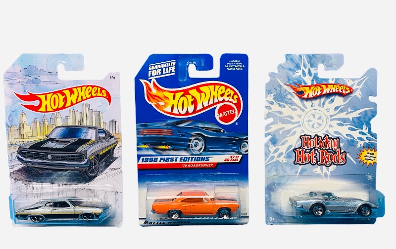 Photo 1 of 224109… 3 hot wheels die cast muscle cars 