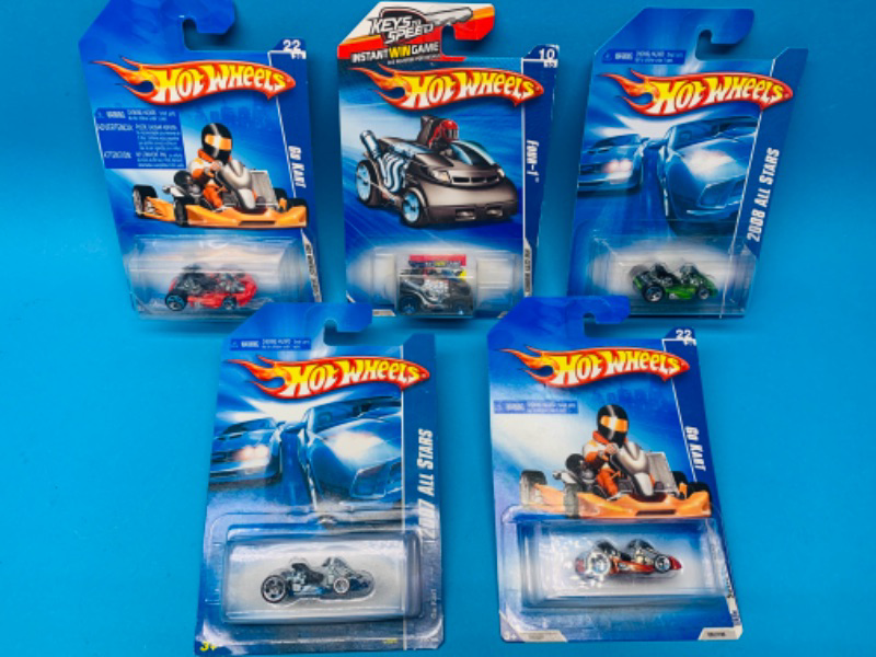 Photo 1 of 224137…5 hot wheels die cast go karts