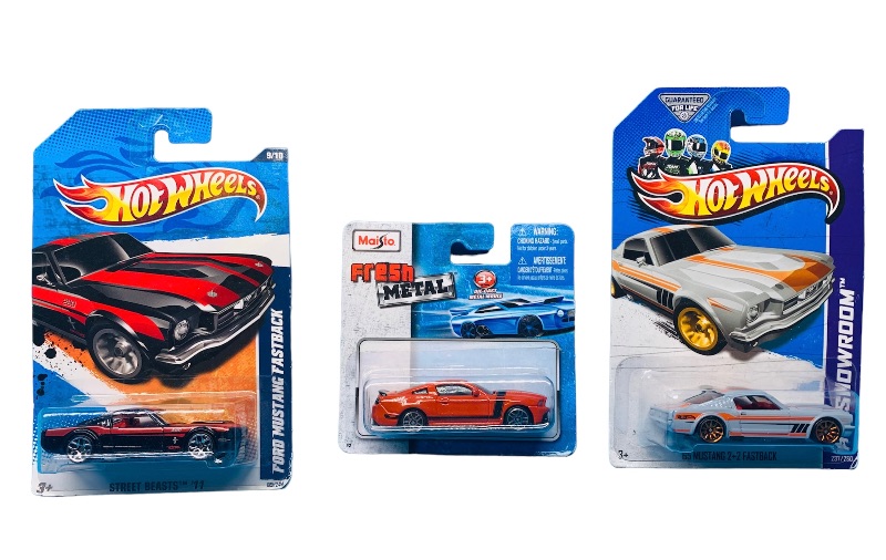 Photo 1 of 224145…3 die cast Ford Mustang cars
