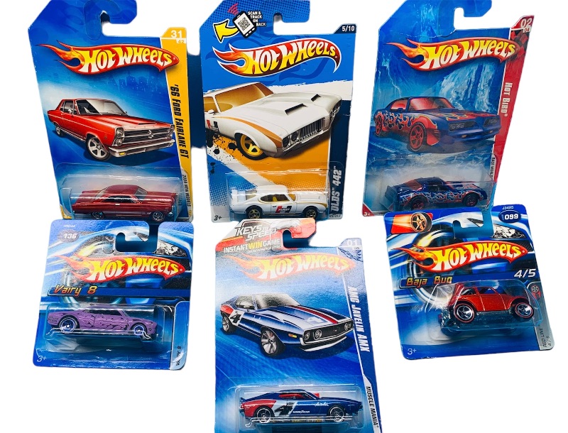 Photo 1 of 224149…6 hot wheels die cast cars