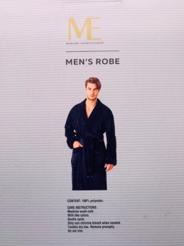 Photo 2 of 224240…men’s robe -one size 