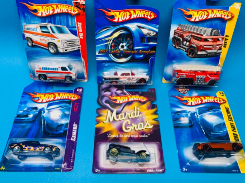 Photo 1 of 224470…6 hot wheels die cast cars 