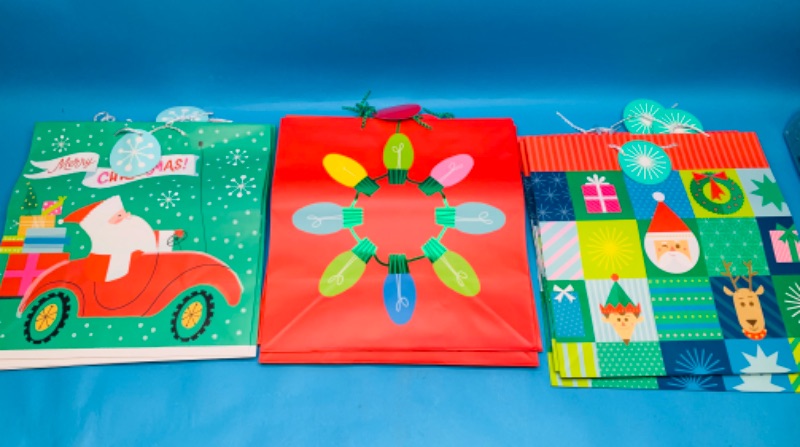 Photo 1 of 224573…15 Xlarge Christmas gift bags 