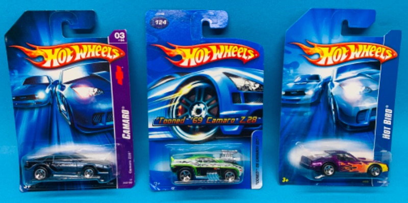 Photo 1 of 224798…3 hot wheels die cast cars 