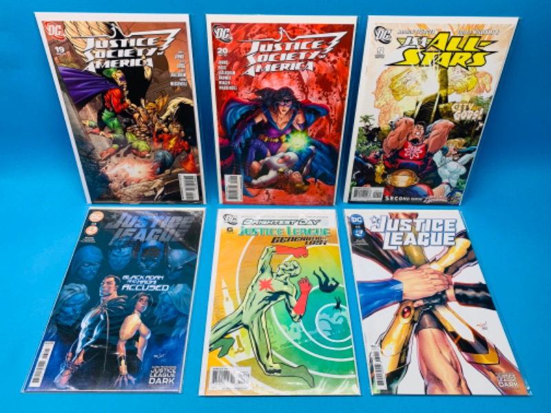 Photo 1 of 224898…6 justice  comics in plastic sleeves 