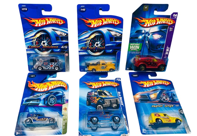 Photo 1 of 224993…6 hot wheels die cast trucks 