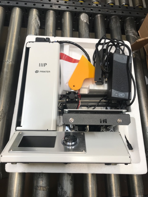 Photo 1 of 3D PRINTER WHITE USED POSSIBLE MISSING PIECES 