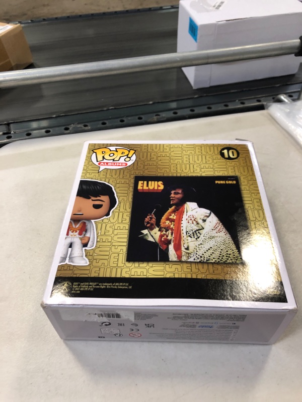 Photo 5 of Funko Pop! Elvis - Pure Gold - Vinyl Figurine - Hard Protector Case (FACTORY SEALED) (BOX IS DAMAGED)