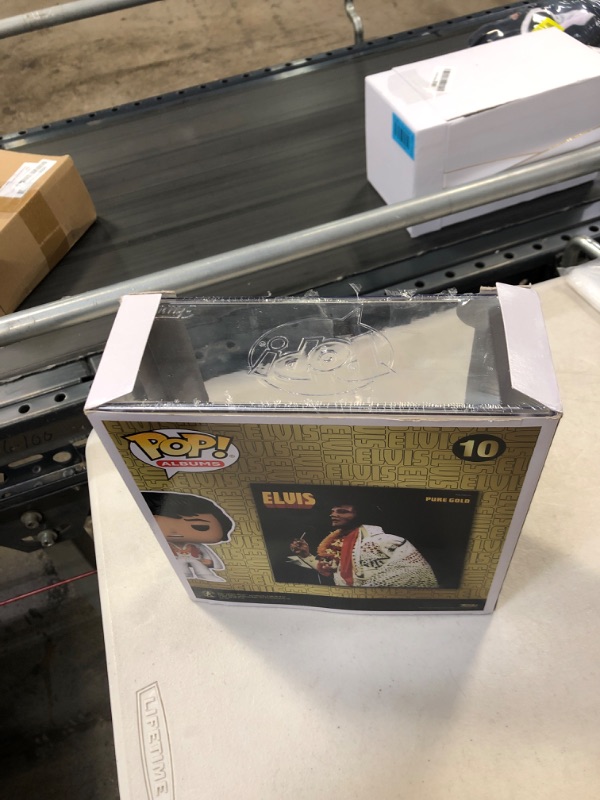 Photo 1 of Funko Pop! Elvis - Pure Gold - Vinyl Figurine - Hard Protector Case (FACTORY SEALED) (BOX IS DAMAGED)