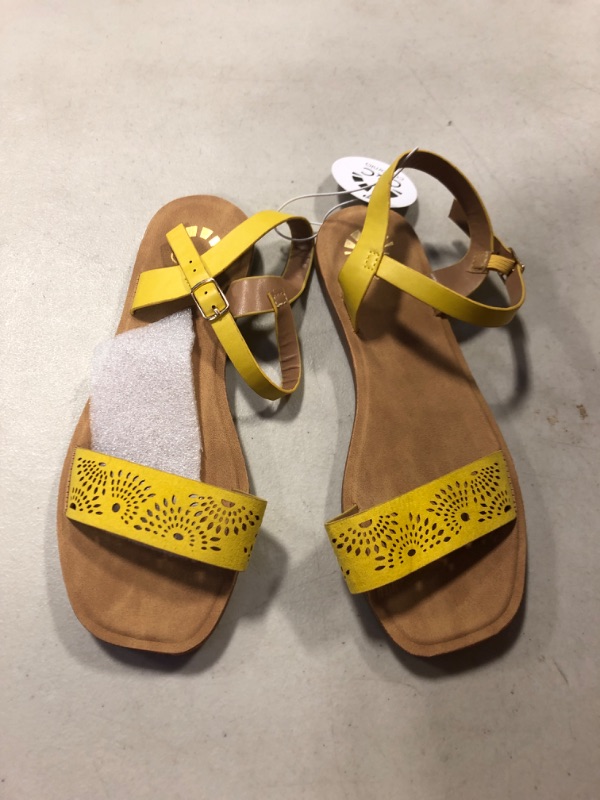 Photo 1 of yellow sandal for women size 7