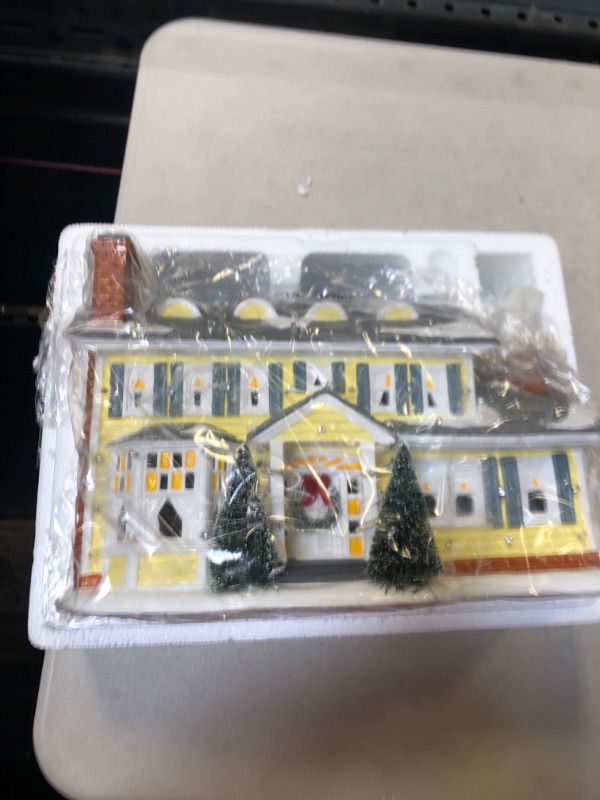 Photo 2 of Department 56 National Lampoon Christmas Vacation Griswold Holiday House Collectible Buildings