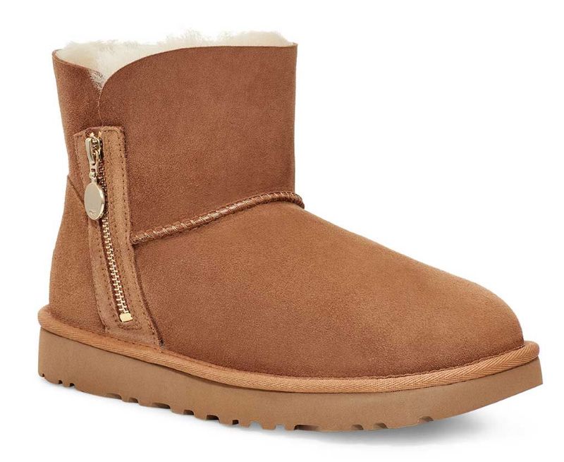 Photo 1 of UGG WOMEN'S BAILEY ZIP MINI
SIZE 6