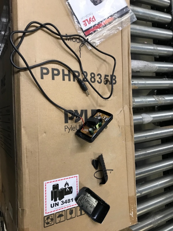 Photo 1 of Pyle Portable Bluetooth PA Speaker System - 600W Rechargeable Outdoor Bluetooth Speaker Portable PA System w/ Dual 8” Subwoofer 1” Tweeter, Microphone In, Party Lights, USB, Radio, Remote - PPHP2835B - unable to test 