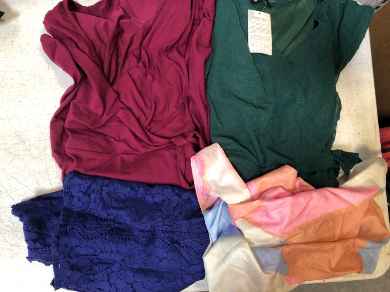 Photo 1 of 4-PC WOMENS CLOTHING BUNDLE :: SIZE X-LARGE, 2 SHIRTS, 2 DRESSES ** see photos ** 