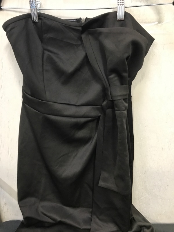 Photo 1 of BLACK SLEEVELESS DRESS. SIZE M (STOCK PHOTO USED) 