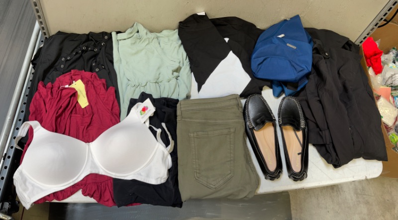 Photo 1 of BAG LOT, MISC WOMAN;S CLOTHING, VARIOUS SIZES & STYLES (SOLD AS IS)
NEW & USED