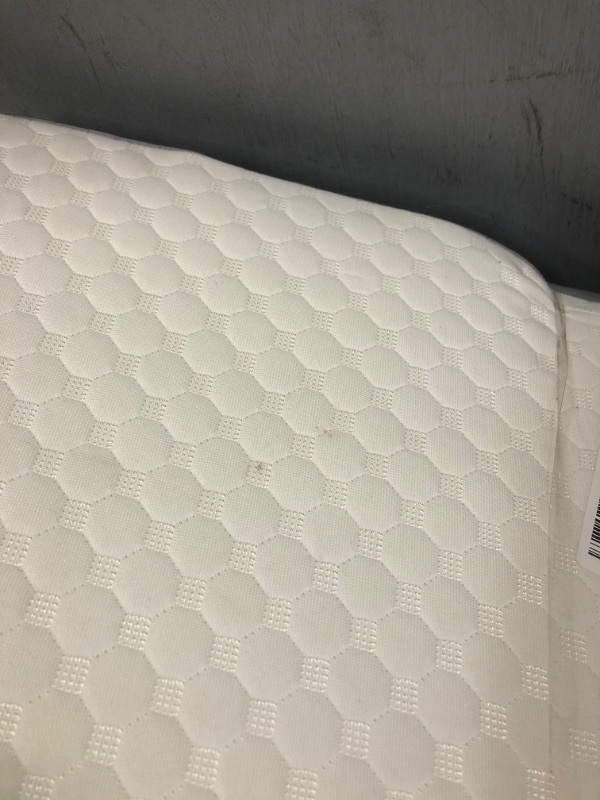 Photo 2 of 2 PC ELEVATED MEMORY FOAM PILLOWS 