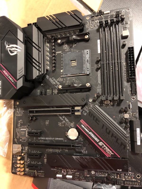 Photo 3 of ASUS - ROG STRIX B550-F GAMING AM4 Socket USB 3.2 AMD Motherboard - Black
