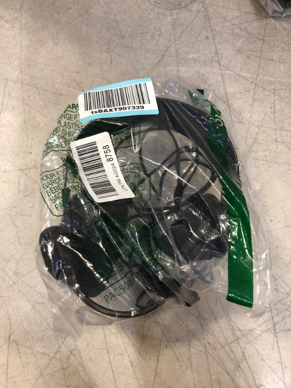 Photo 1 of Razer BlackShark V2 Gaming Headset: THX 7.1 Spatial Surround Sound - 50mm Drivers - Detachable Mic - PC, PS4, PS5, Switch, Xbox One, Xbox Series X & S, Mobile - 3.5 mm Audio Jack & USB DAC - Black Classic Black