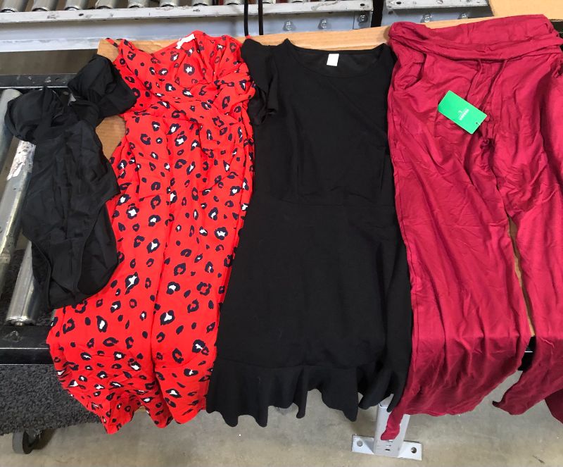 Photo 1 of 4PCS WOMEN'S DRESS CLOTHING BUNDLE VARIOUS SIZES L, XL, S, XS