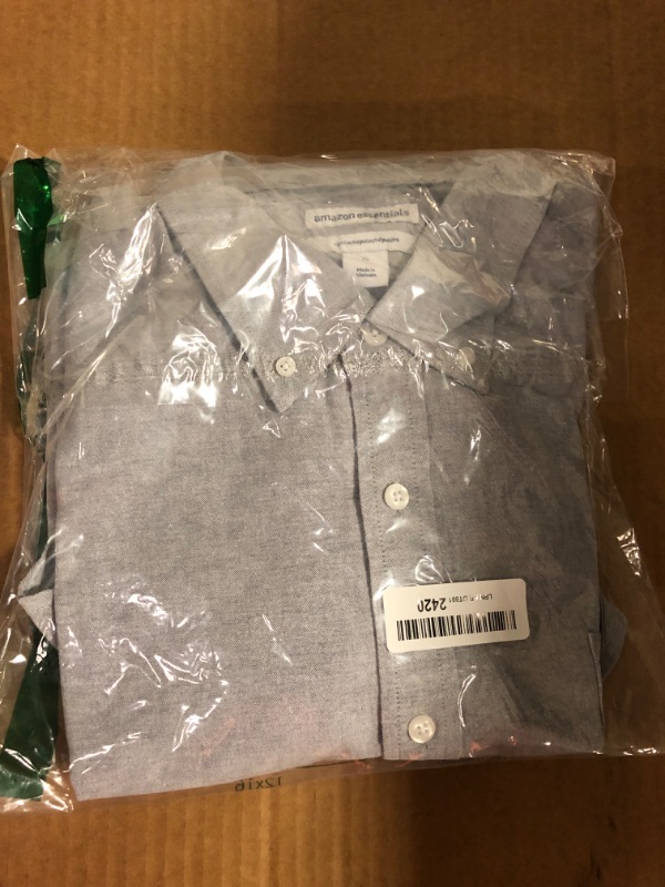 Photo 1 of Amazon Essentials Men's Regular-Fit Short-Sleeve Pocket Oxford Shirt XL
