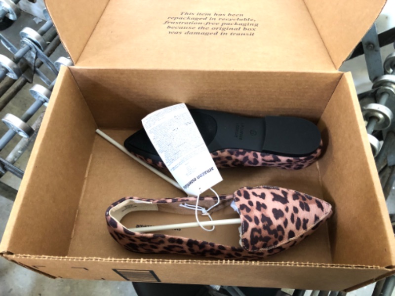 Photo 2 of Amazon Essentials Women's Loafer Flat
7.5